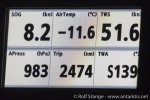 Rechts oben die wahre Windgeschwindigkeit (TWS = true wind speed) in Knoten.