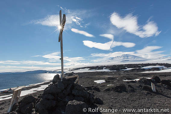 Memorial cross for the 3 men who died during the Aurora expedition, Shackleton's Ross Sea party